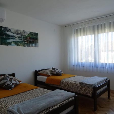 Novska Apartman Dabrovic מראה חיצוני תמונה