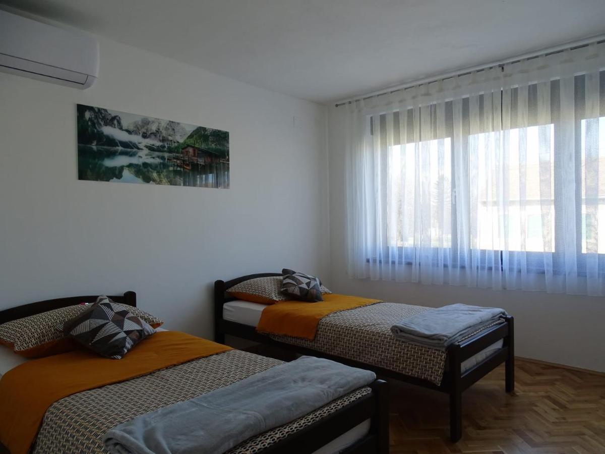 Novska Apartman Dabrovic מראה חיצוני תמונה