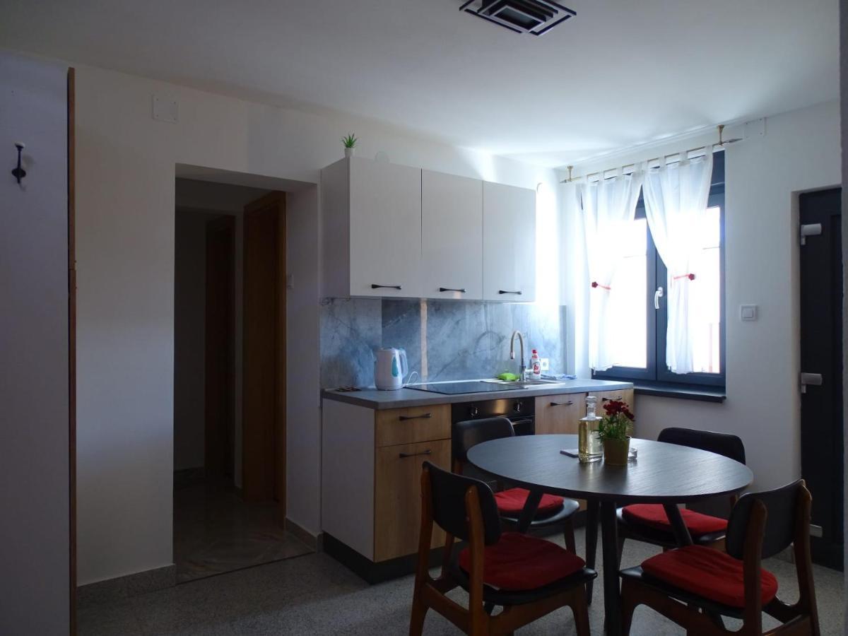 Novska Apartman Dabrovic מראה חיצוני תמונה